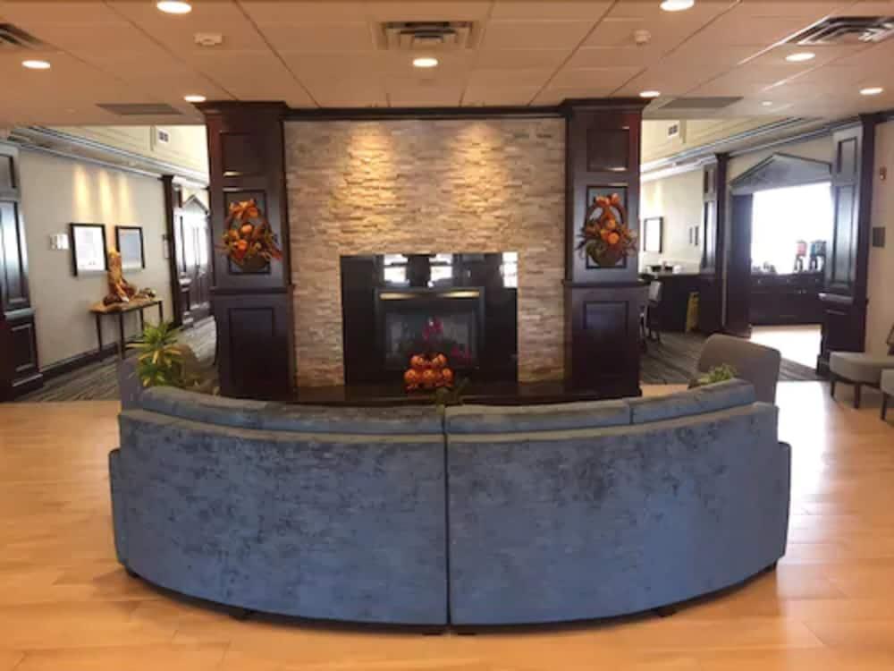 Homewood By Hilton Toronto Hotel 3*