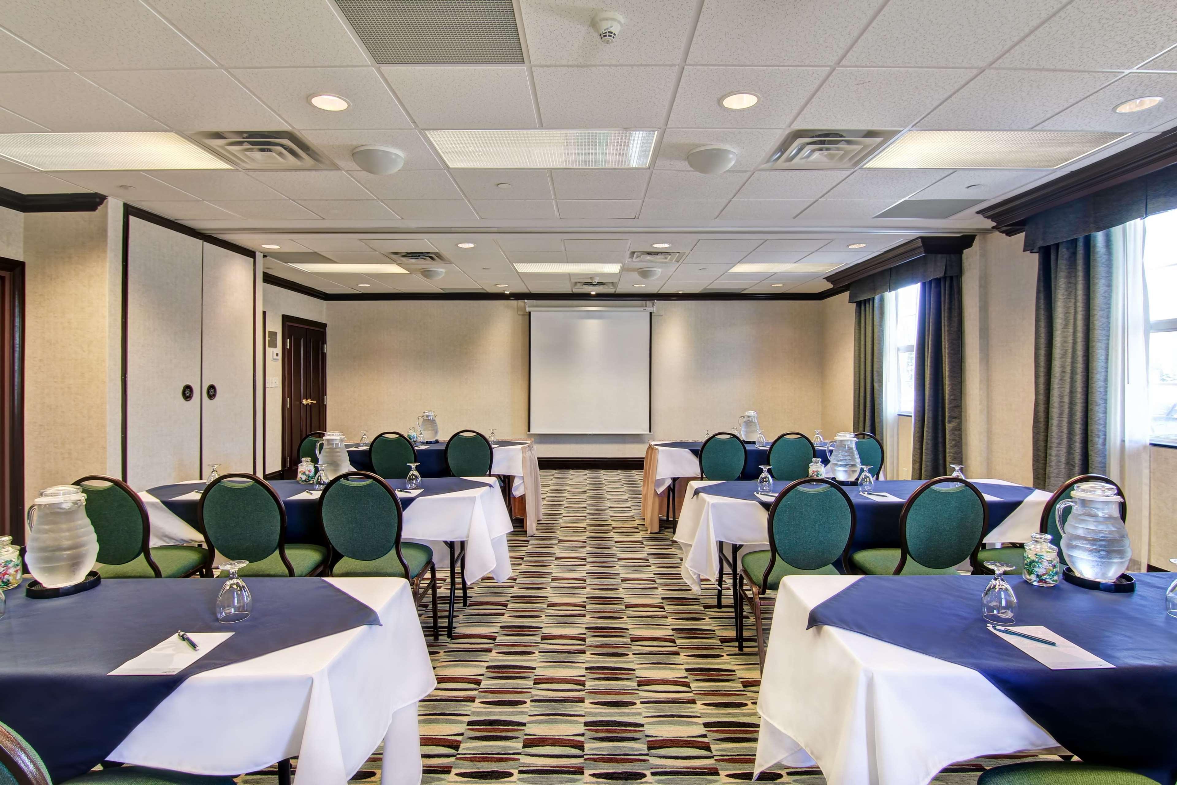 Homewood By Hilton Toronto 3*