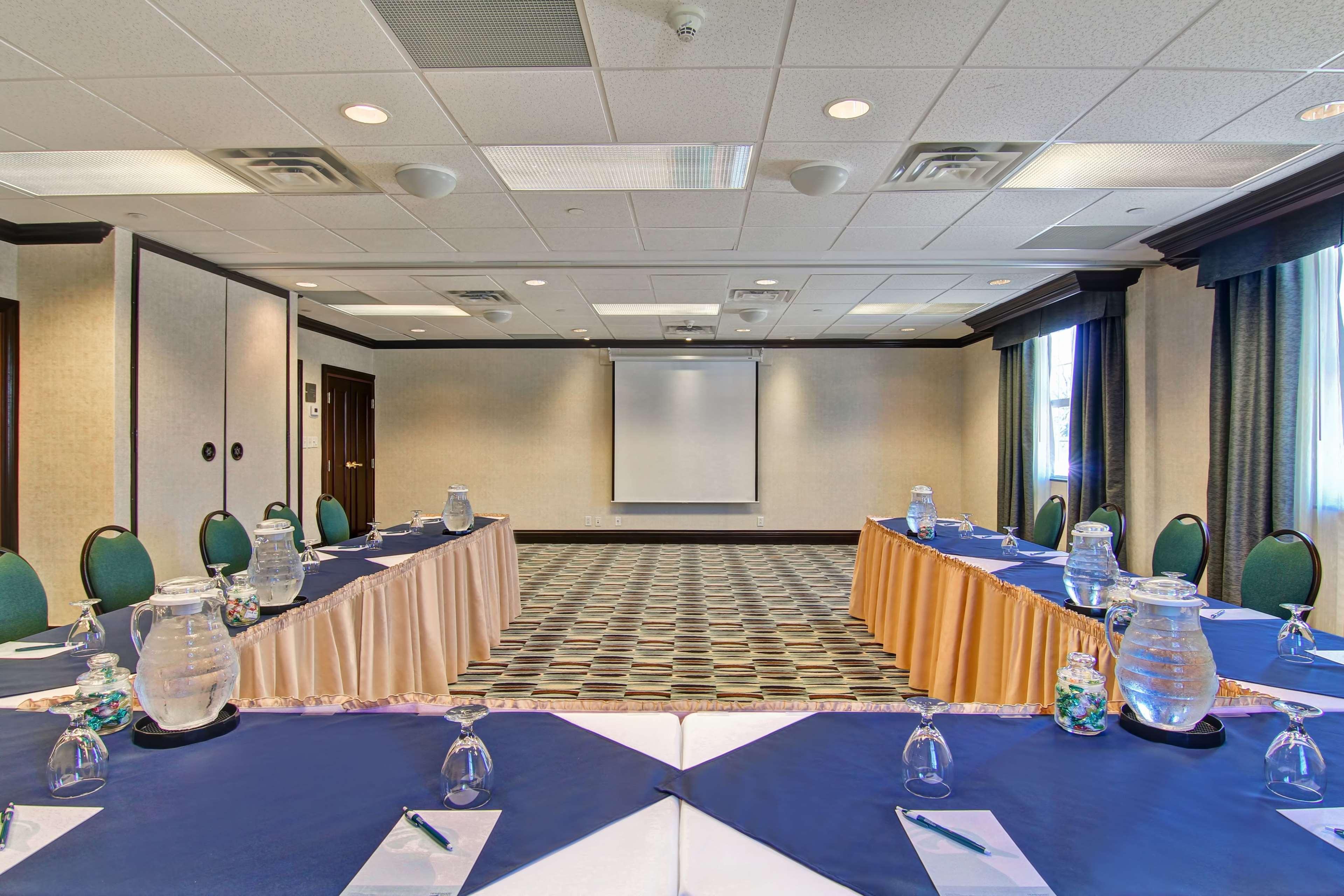 Homewood By Hilton Toronto Hotel Mississauga