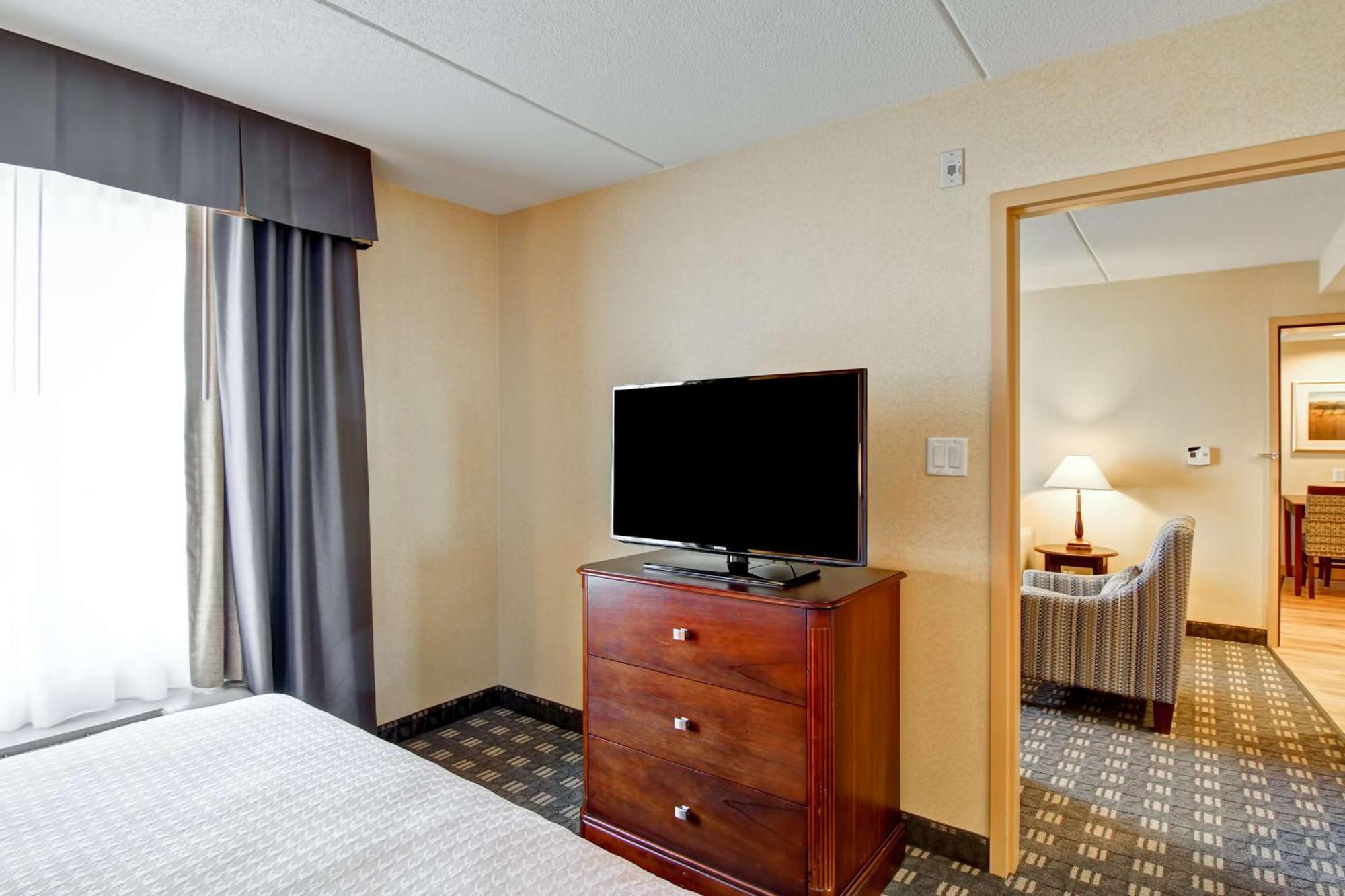 Hotel Homewood By Hilton Toronto
